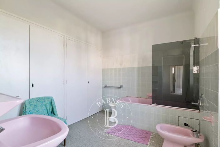 Image No.11-5 Bed House for sale