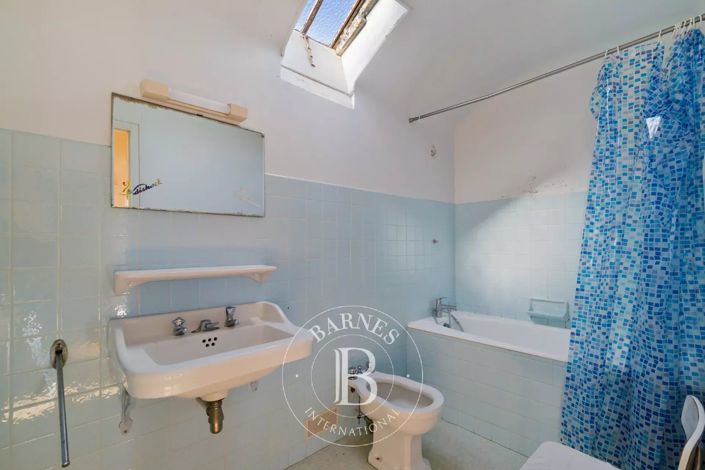 Image No.14-5 Bed House for sale