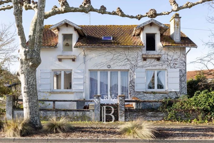 Image No.2-5 Bed House for sale