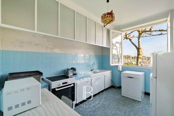 Image No.7-5 Bed House for sale