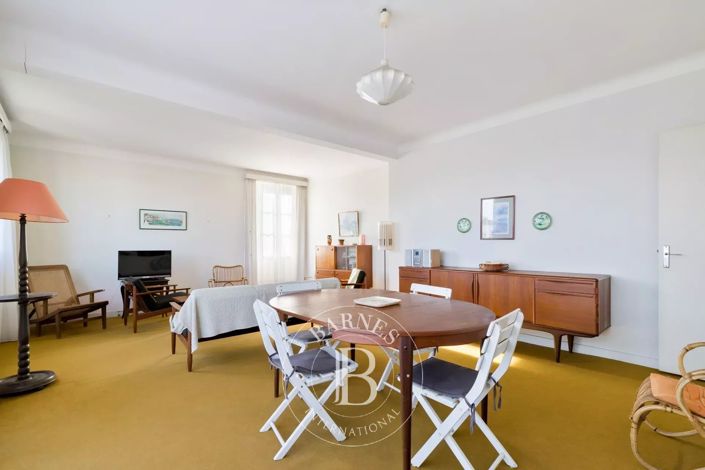 Image No.9-5 Bed House for sale