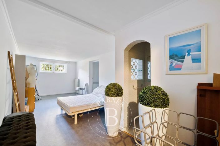 Image No.16-4 Bed House for sale