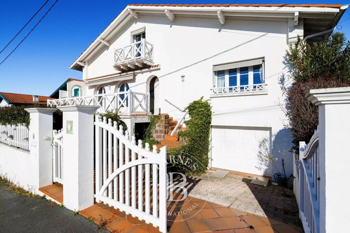 Image No.4-4 Bed House for sale
