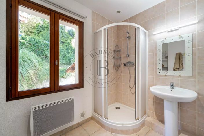 Image No.11-3 Bed House for sale