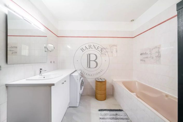Image No.9-3 Bed House for sale