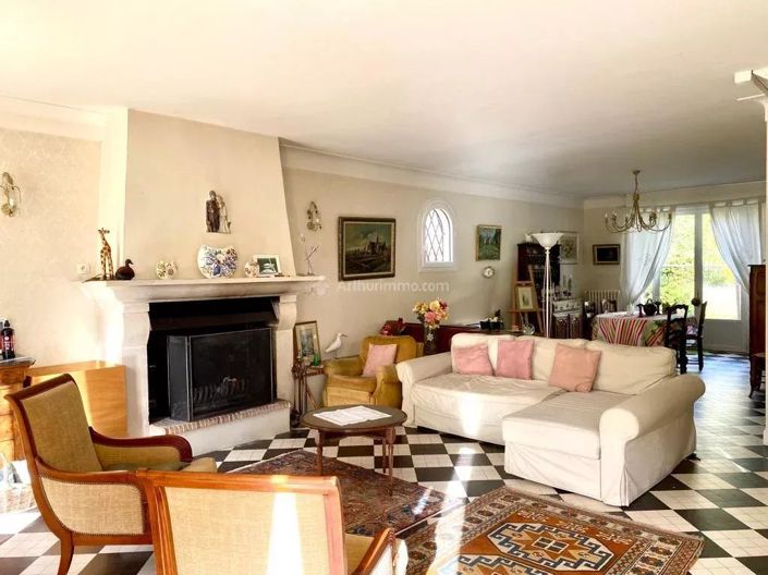 Image No.17-4 Bed House for sale