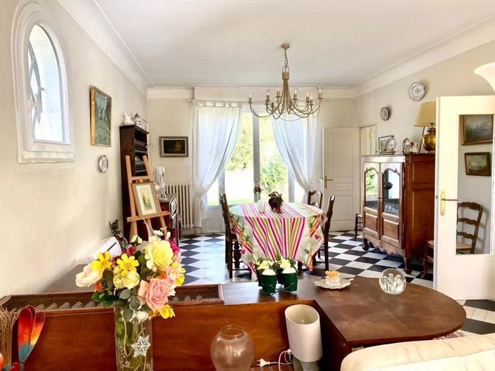 Image No.20-4 Bed House for sale