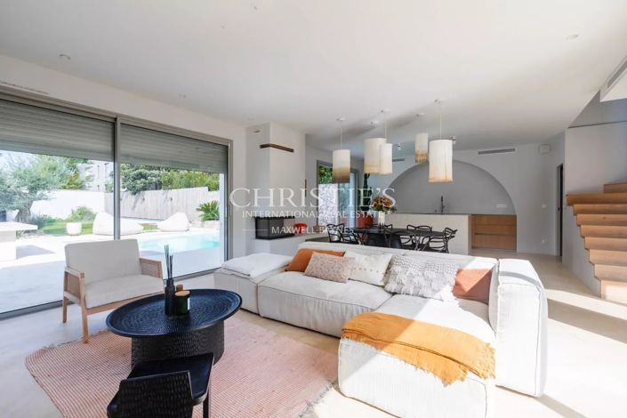 Image No.3-4 Bed House for sale