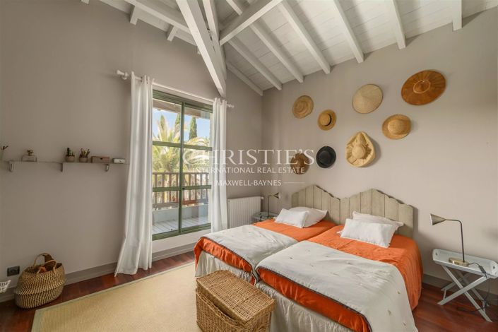 Image No.16-5 Bed House for sale