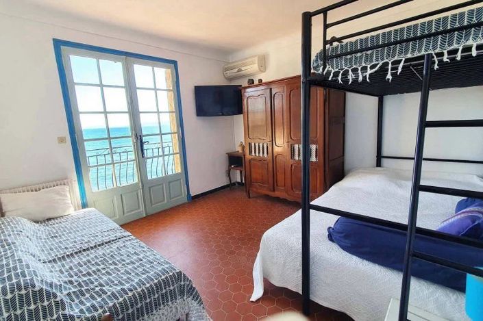 Image No.26-8 Bed House for sale