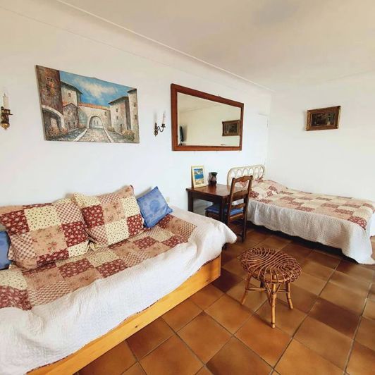 Image No.29-8 Bed House for sale