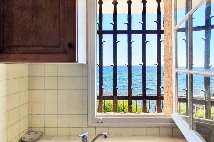 Image No.35-8 Bed House for sale