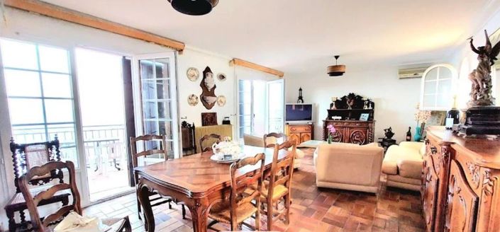 Image No.7-8 Bed House for sale