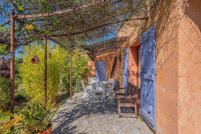 Image No.17-8 Bed House for sale