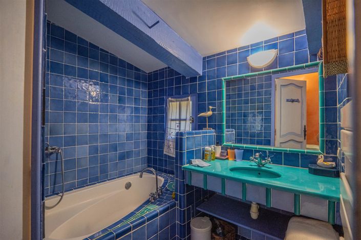 Image No.19-8 Bed House for sale