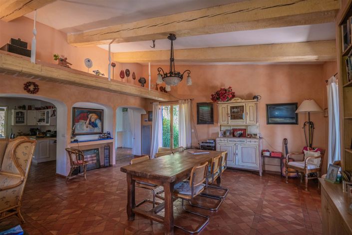 Image No.23-8 Bed House for sale