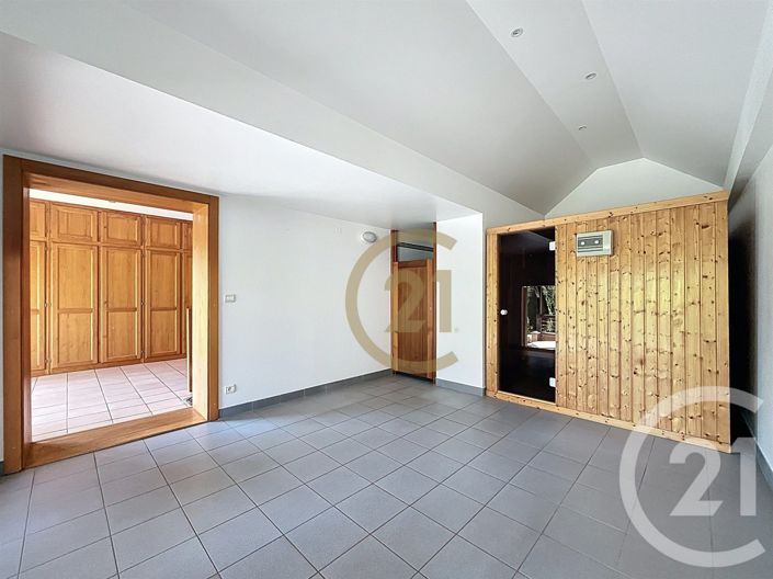 Image No.18-4 Bed House for sale