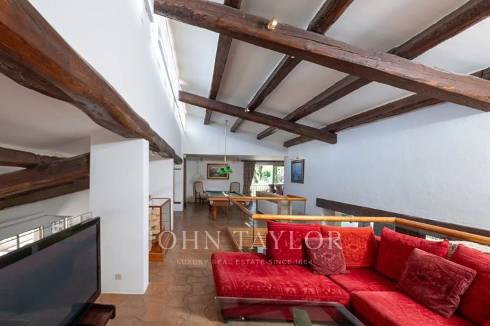 Image No.18-8 Bed House for sale