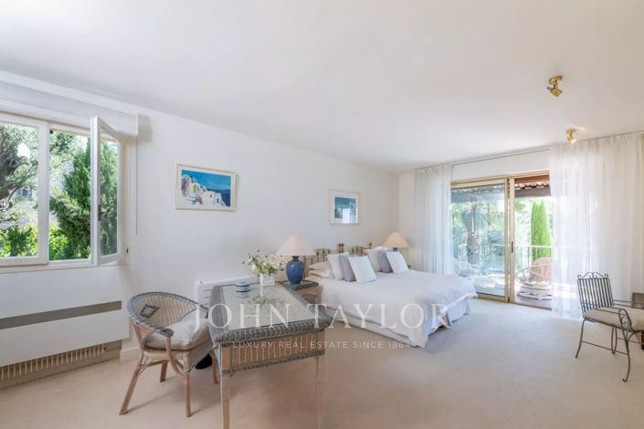 Image No.19-8 Bed House for sale