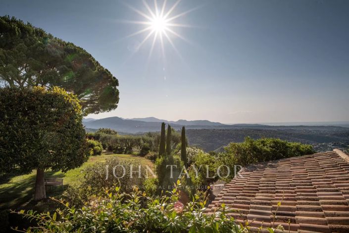 Image No.38-8 Bed House for sale