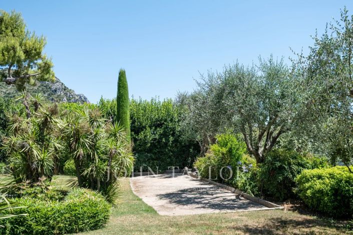 Image No.45-8 Bed House for sale