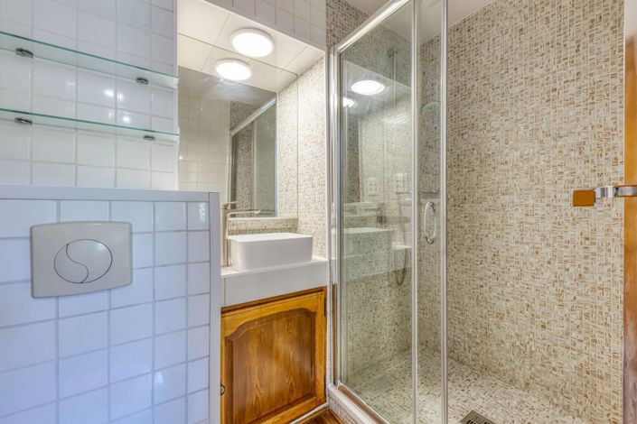 Image No.17-5 Bed House for sale