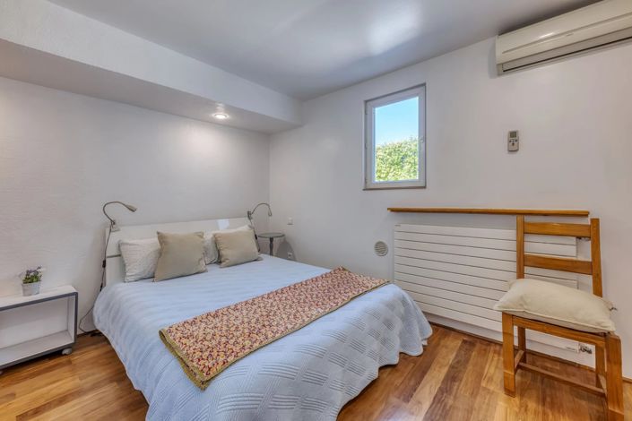 Image No.18-5 Bed House for sale