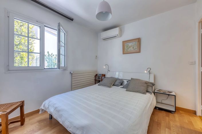 Image No.20-5 Bed House for sale
