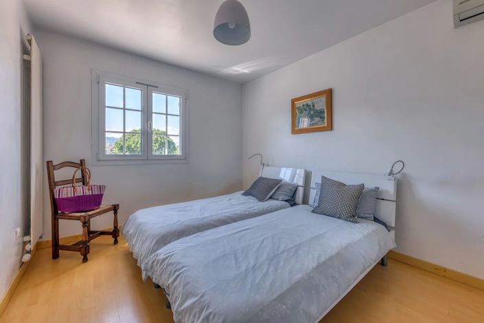 Image No.21-5 Bed House for sale