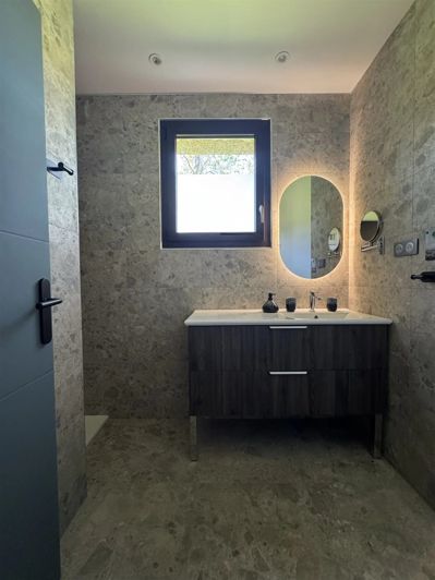 Image No.20-6 Bed House for sale