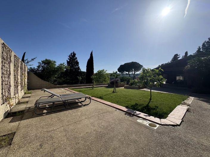 Image No.27-6 Bed House for sale