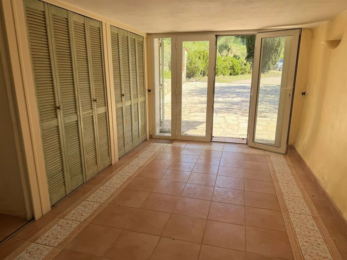 Image No.9-4 Bed House for sale