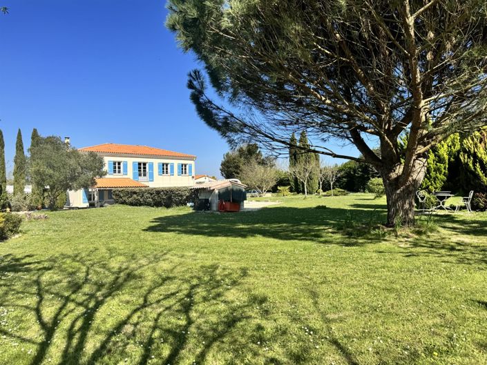 Image No.22-5 Bed Property for sale