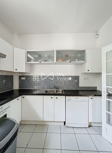 Image No.10-5 Bed Property for sale