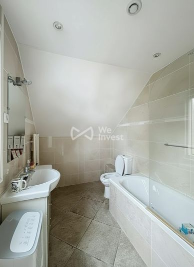 Image No.24-5 Bed Property for sale