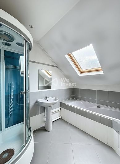Image No.27-5 Bed Property for sale