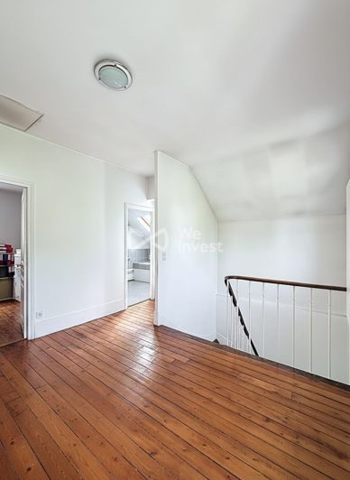 Image No.29-5 Bed Property for sale