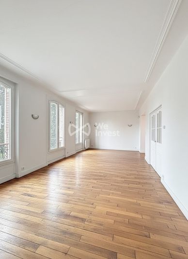 Image No.8-5 Bed Property for sale