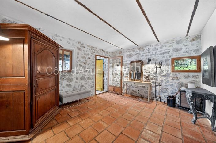Image No.4-3 Bed Property for sale