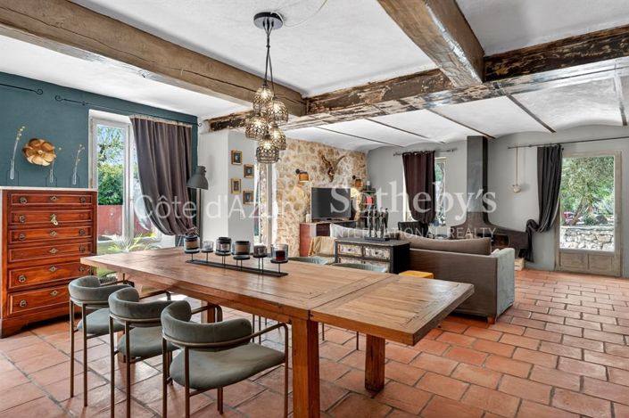 Image No.5-3 Bed Property for sale