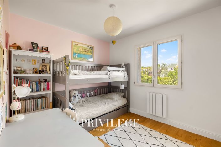 Image No.14-5 Bed House for sale