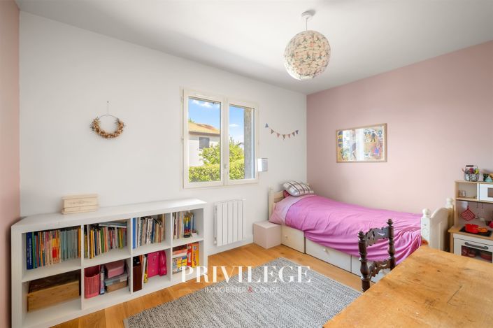 Image No.15-5 Bed House for sale