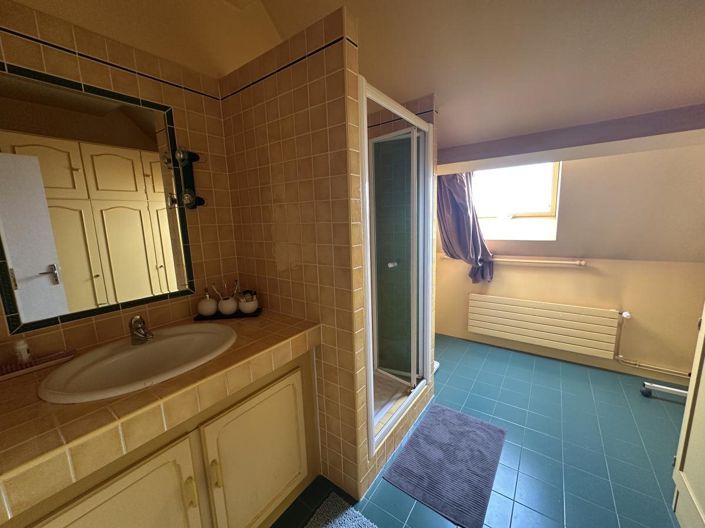 Image No.18-6 Bed House for sale