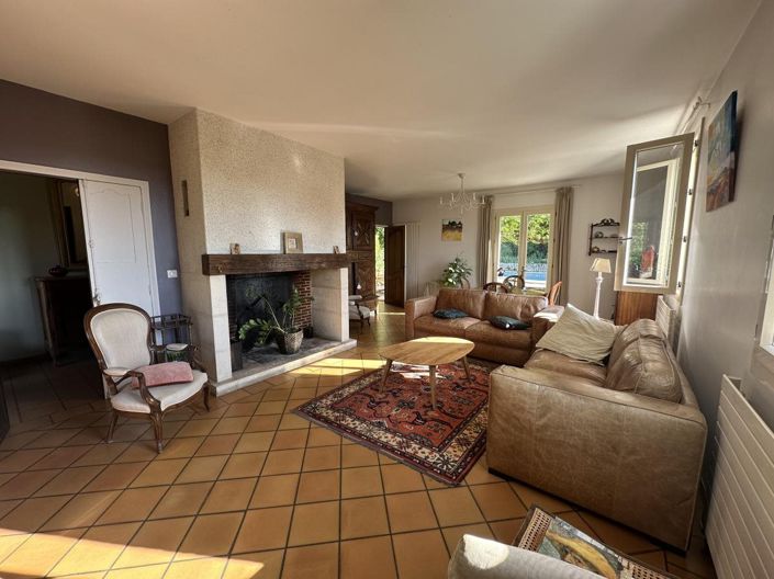 Image No.5-6 Bed House for sale