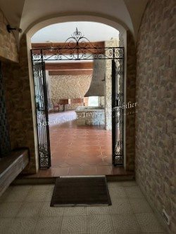 Image No.3-10 Bed House for sale