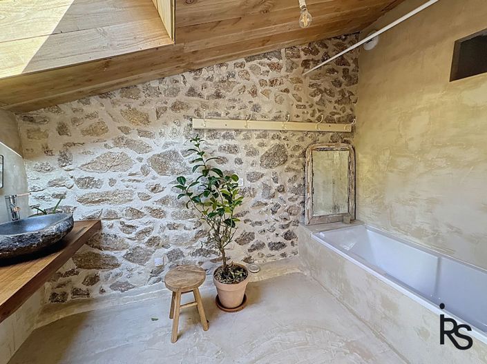 Image No.11-6 Bed House for sale