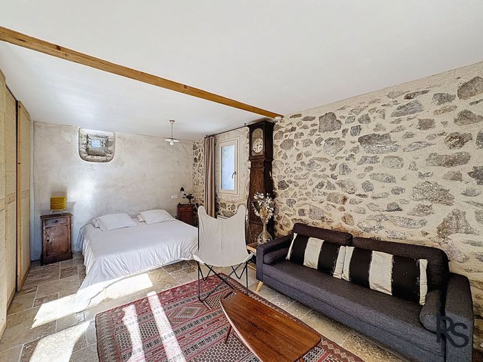 Image No.12-6 Bed House for sale