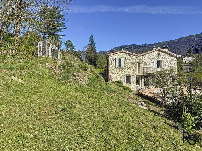 Image No.2-6 Bed House for sale