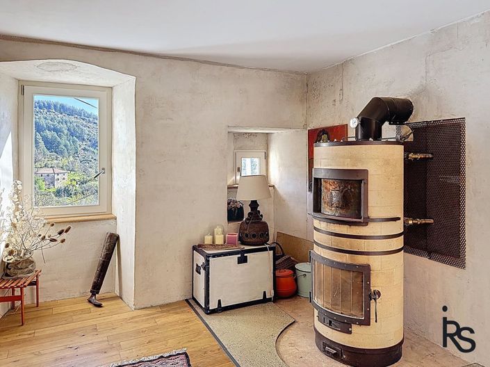 Image No.7-6 Bed House for sale