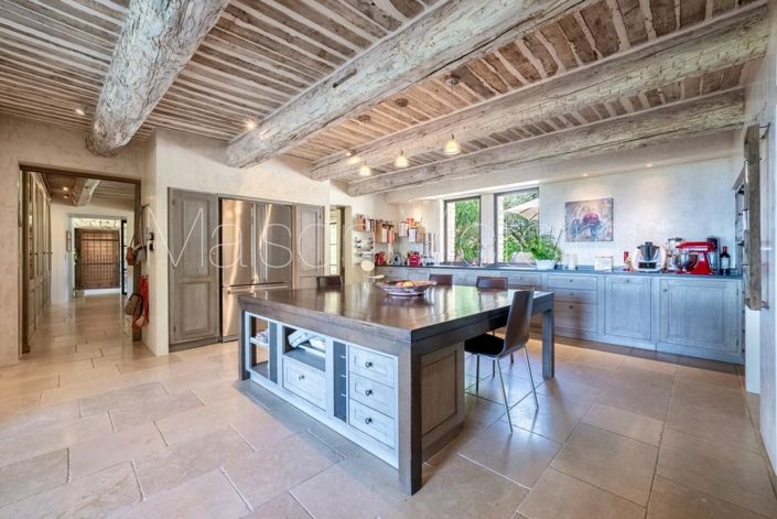 Image No.7-9 Bed House for sale